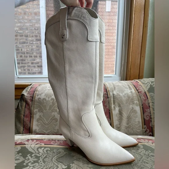 LarroudéWomen's Louise Pointed Toe High Heel Western Boots. Size 7 WomenN2-1